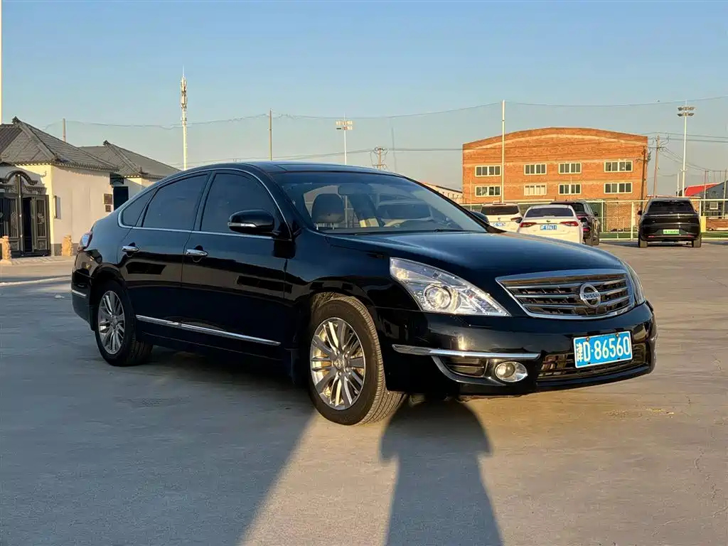 NISSAN TEANA 2011