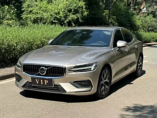 VOLVO S60  2023