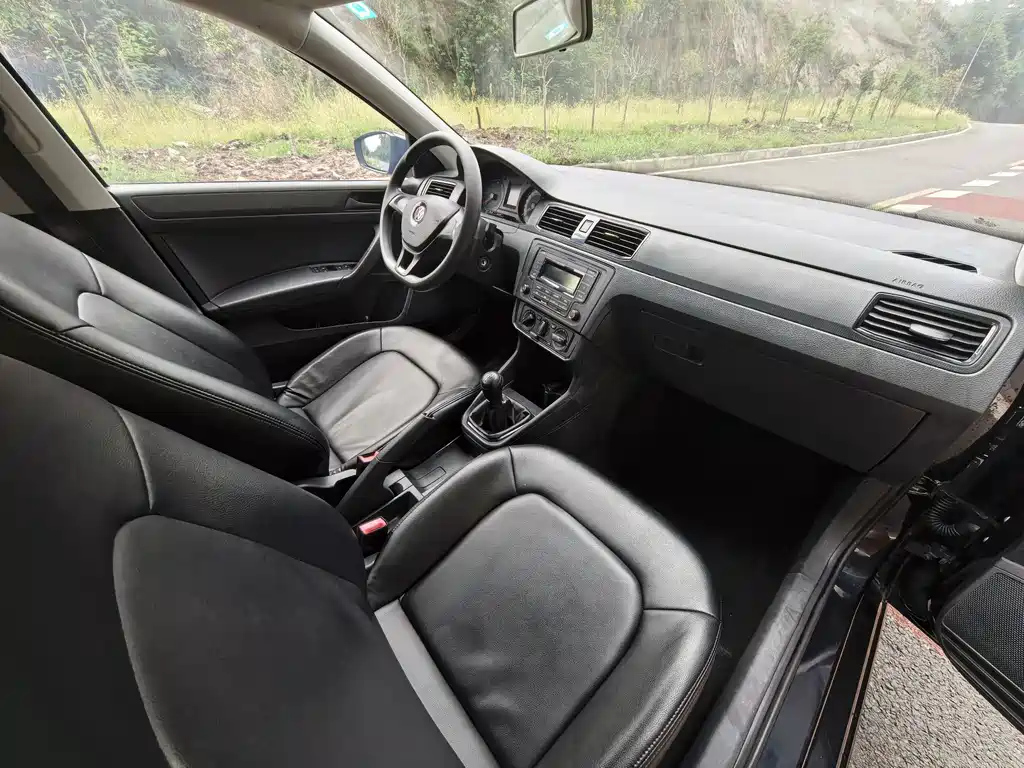 VOLKSWAGEN SANTANA 2016