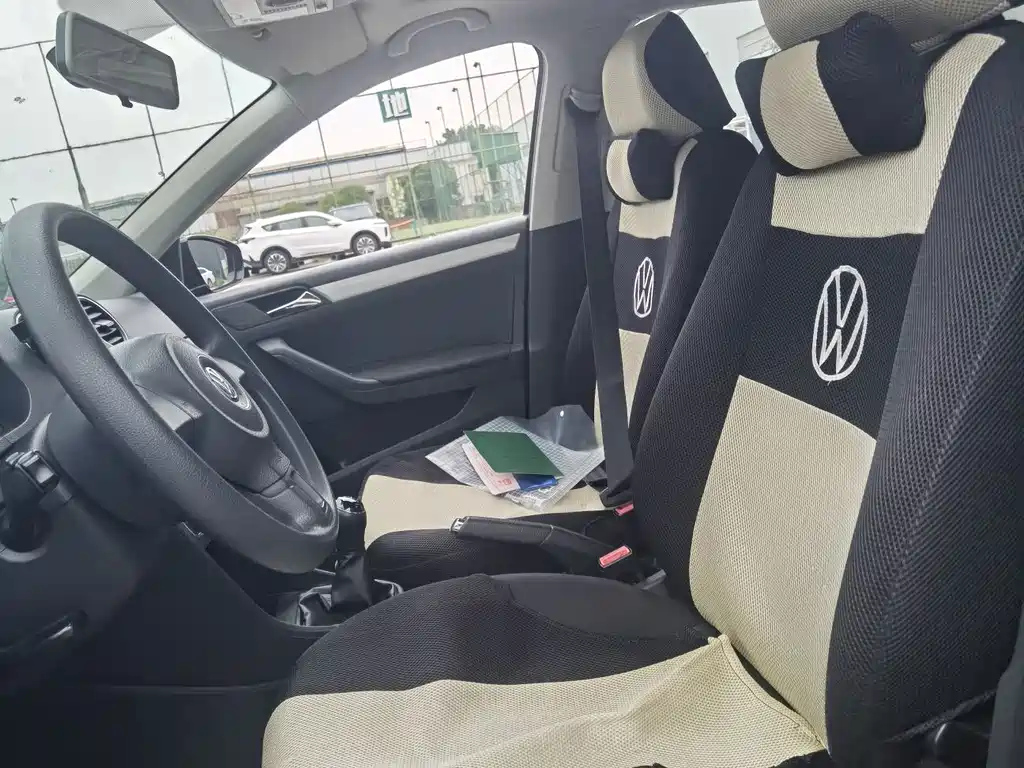 VOLKSWAGEN JETTA 2013