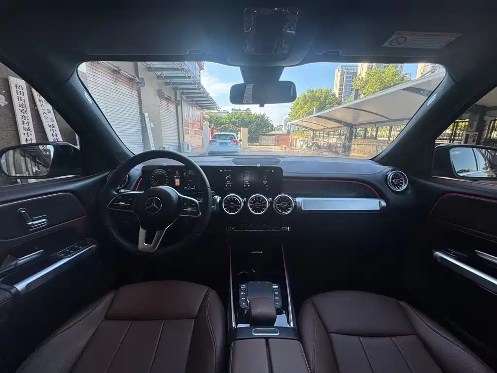 MERCEDES BENZ GLB 2023