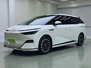 XPENG MOTORS X9  2025