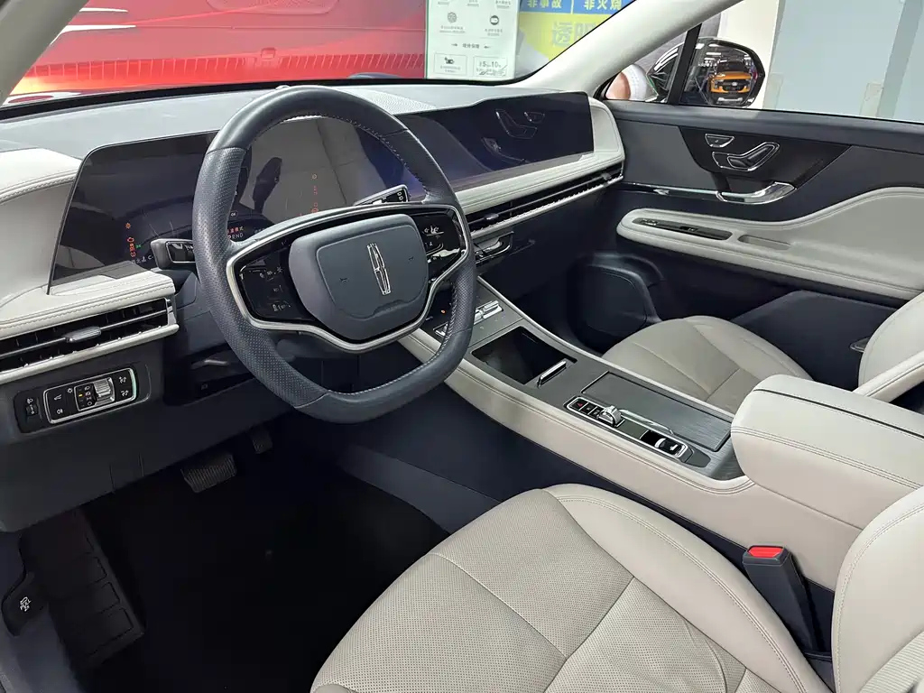 LINCOLN ADVENTURER 2023