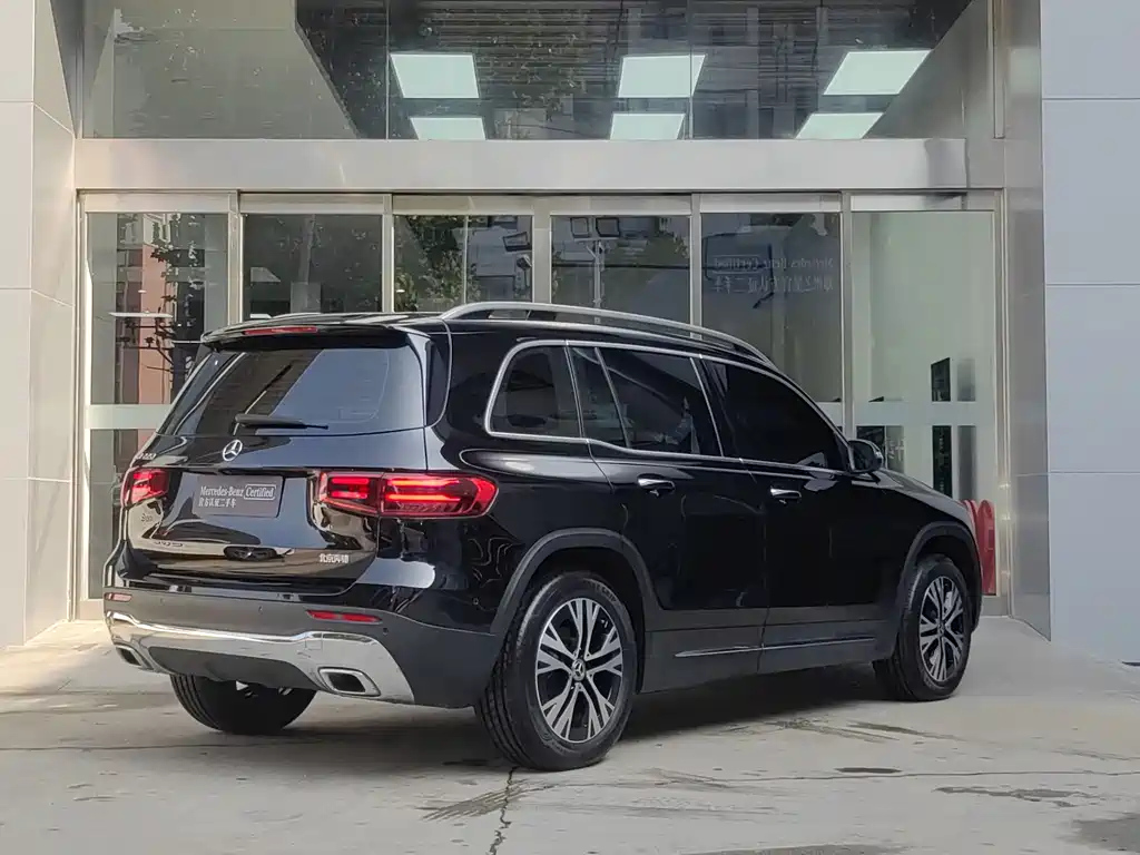 MERCEDES BENZ GLB 2024