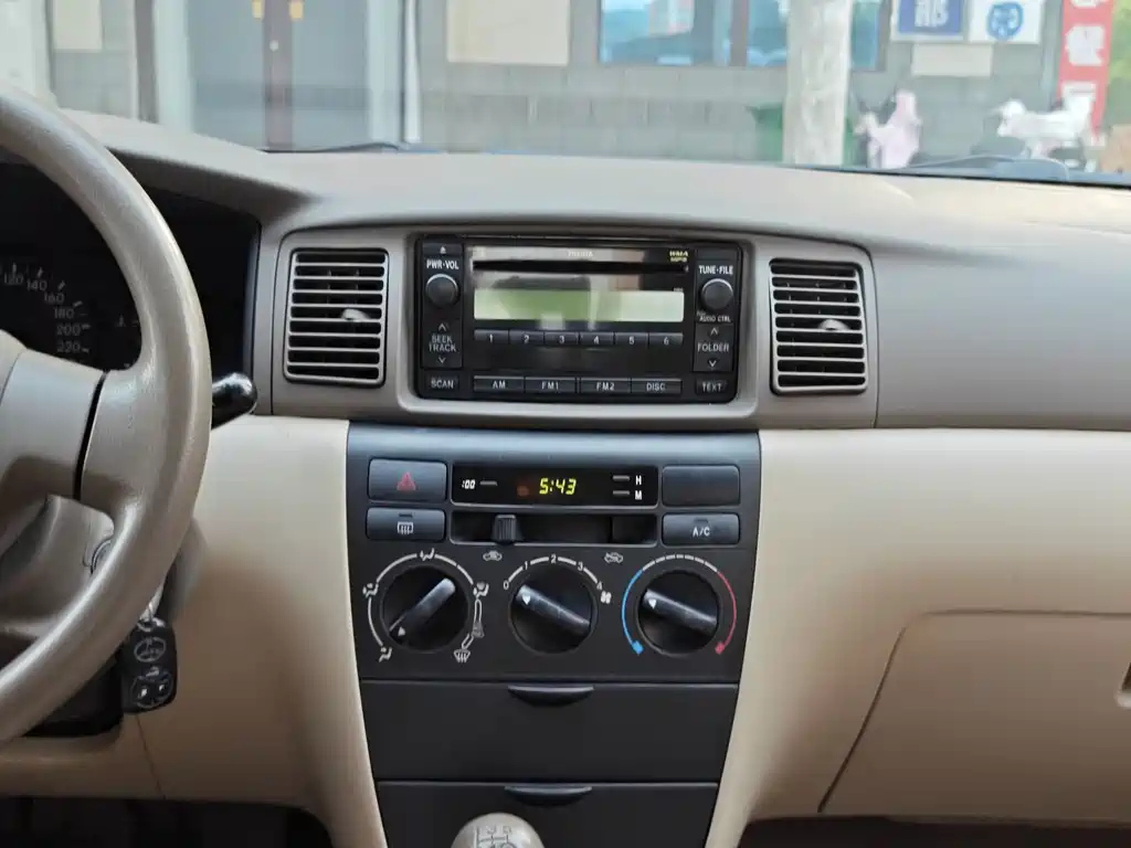 TOYOTA COROLLA 2011