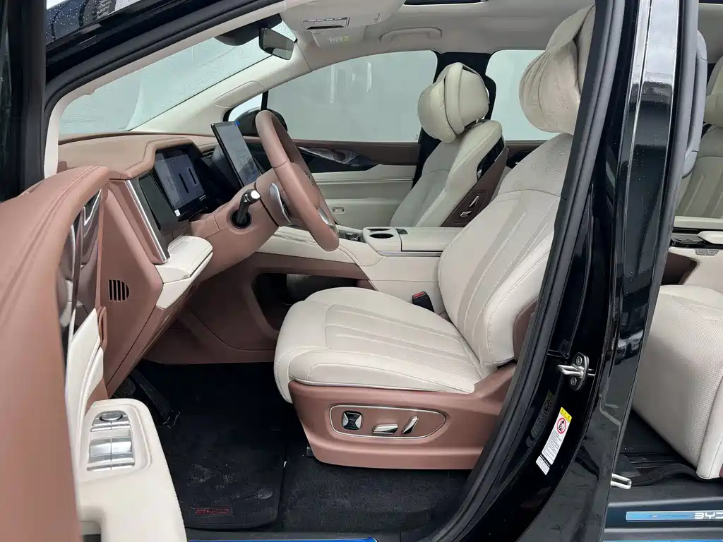 BYD XIA 2025