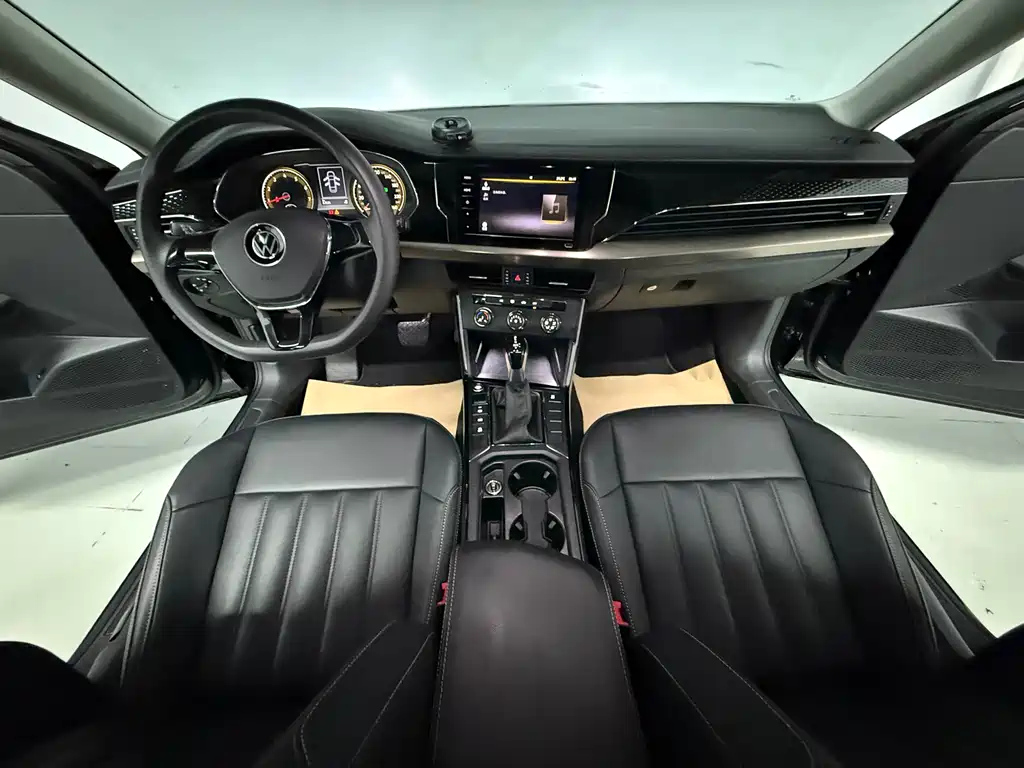 VOLKSWAGEN PASSAT 2021