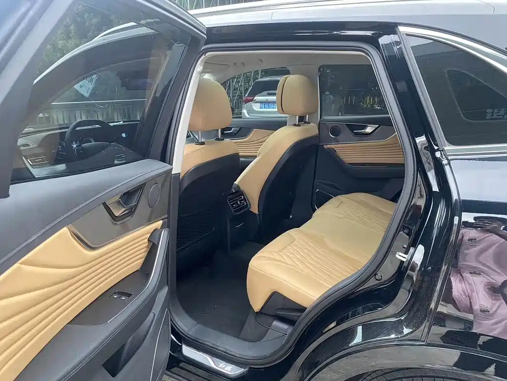 HONGQI HS5 2023