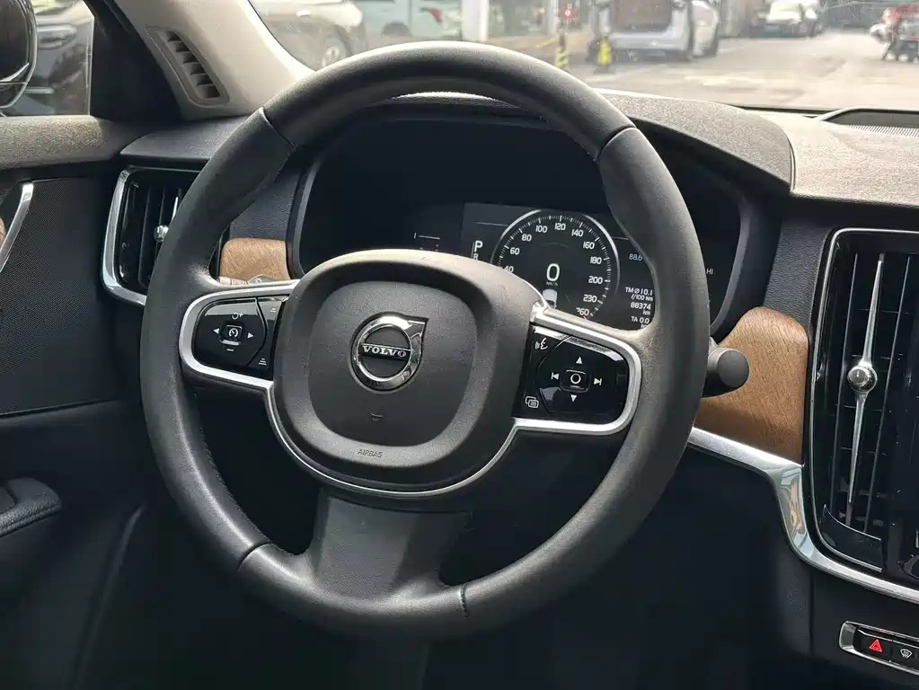 VOLVO S90 2018