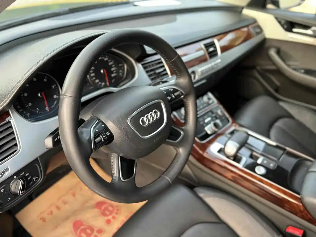 AUDI A8 2014