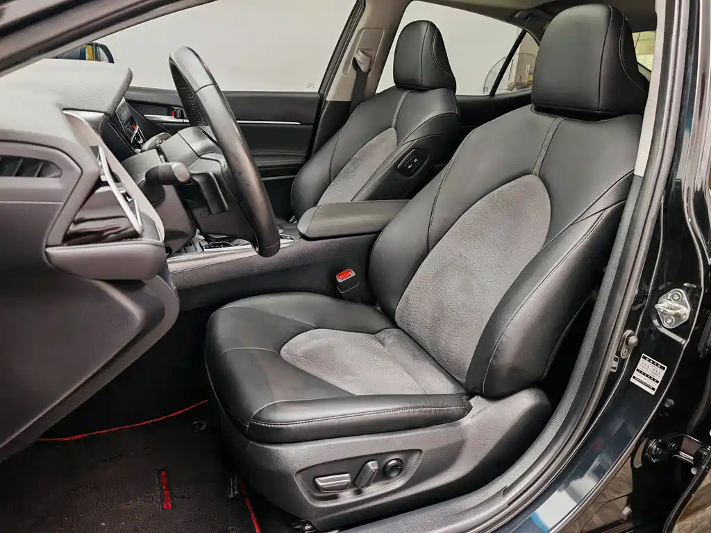 TOYOTA CAMRY 2021