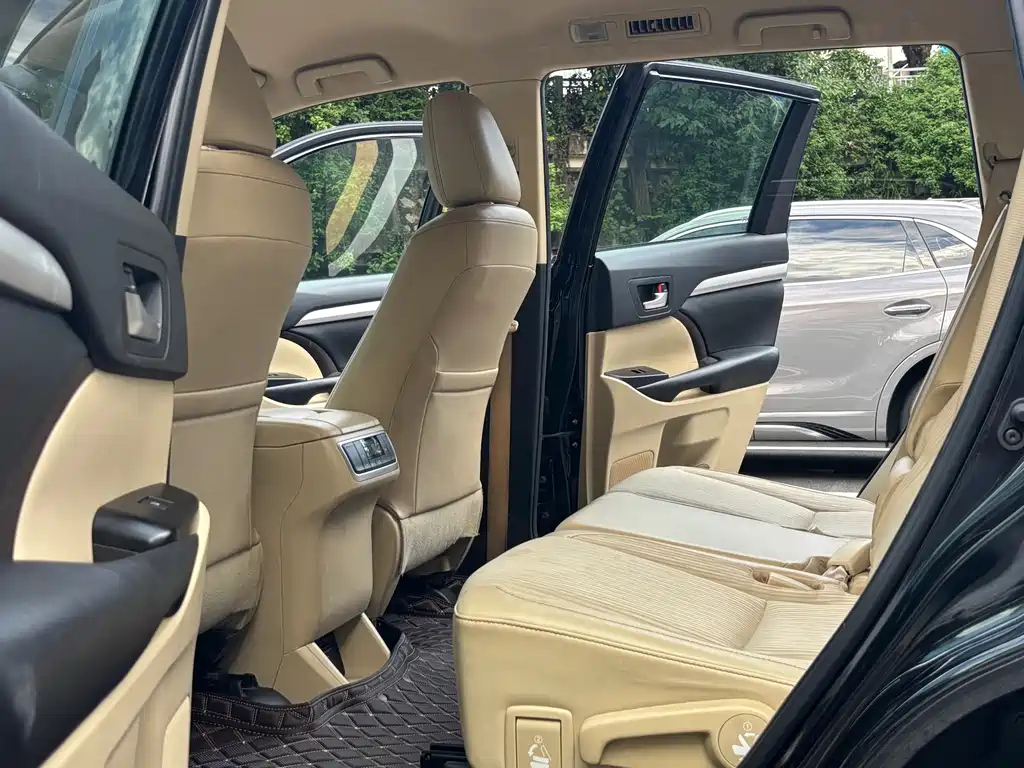 TOYOTA HIGHLANDER 2021