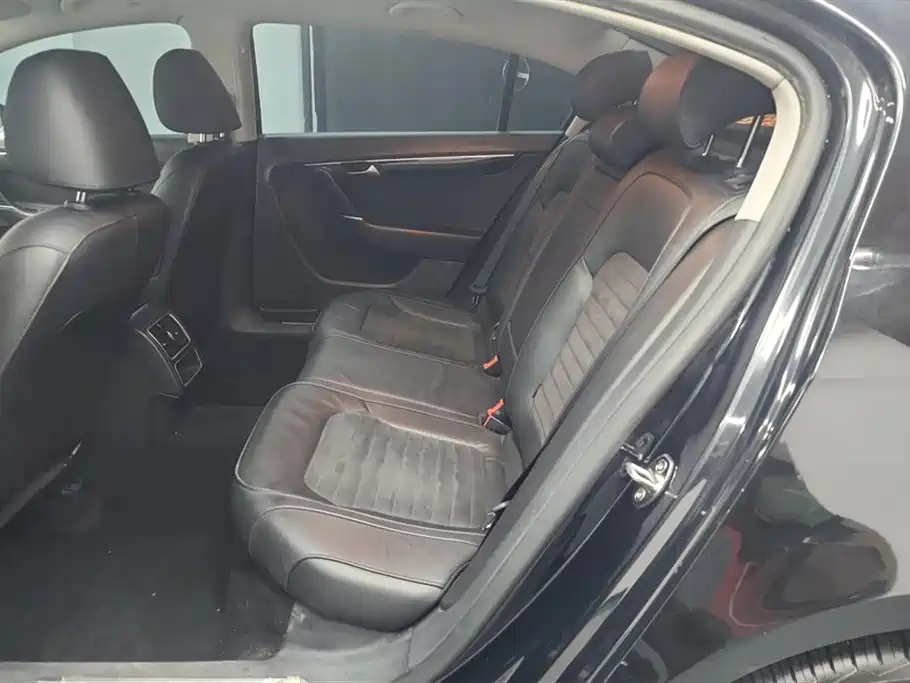VOLKSWAGEN MAGOTAN 2016