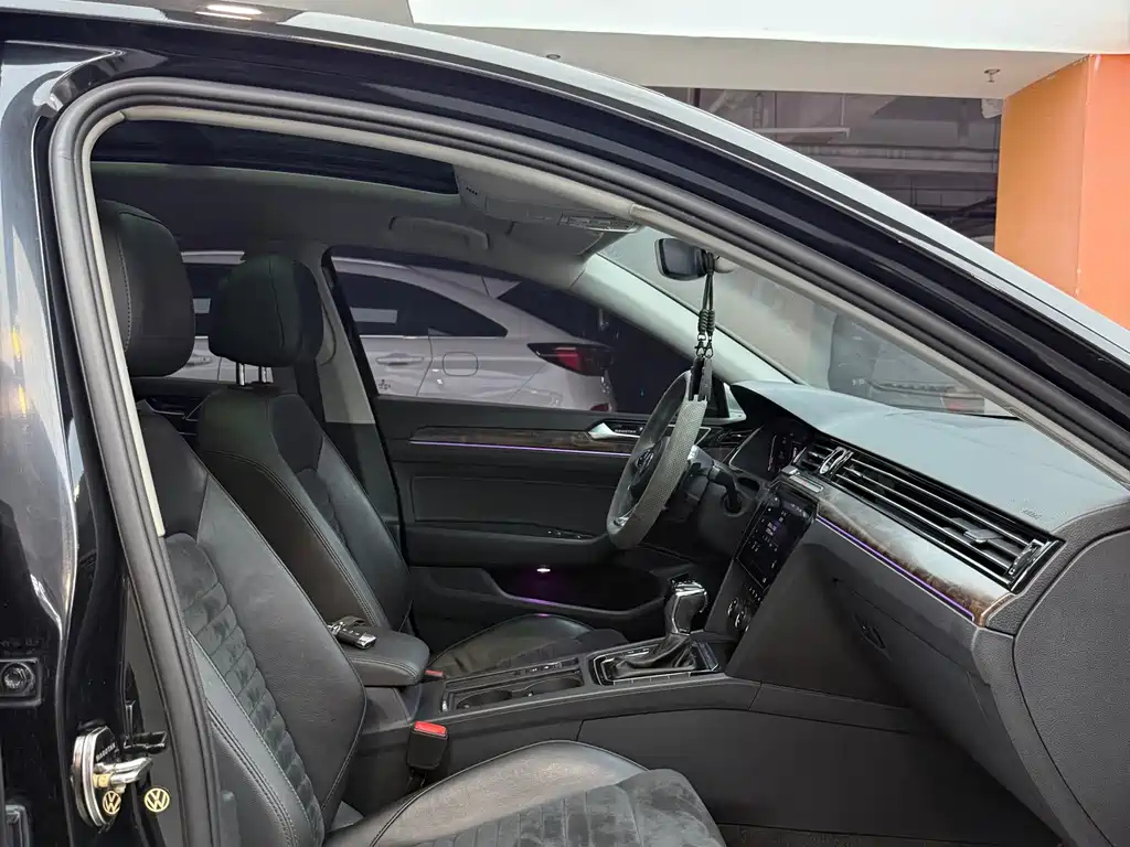 VOLKSWAGEN MAGOTAN 2018