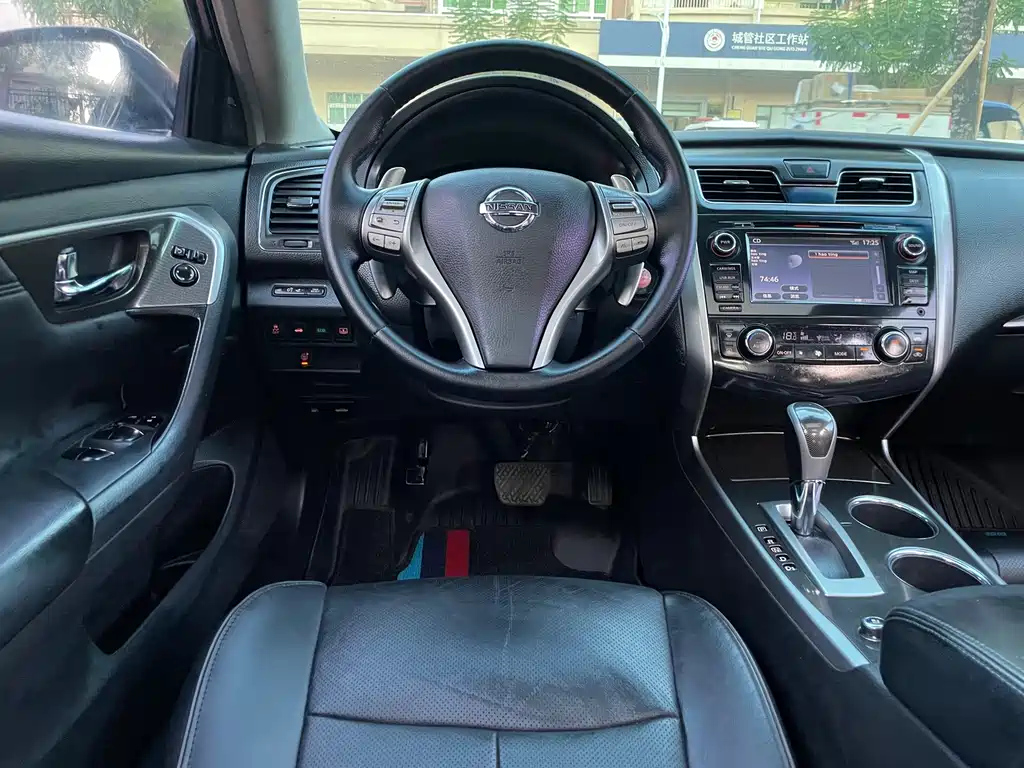 NISSAN TEANA 2015