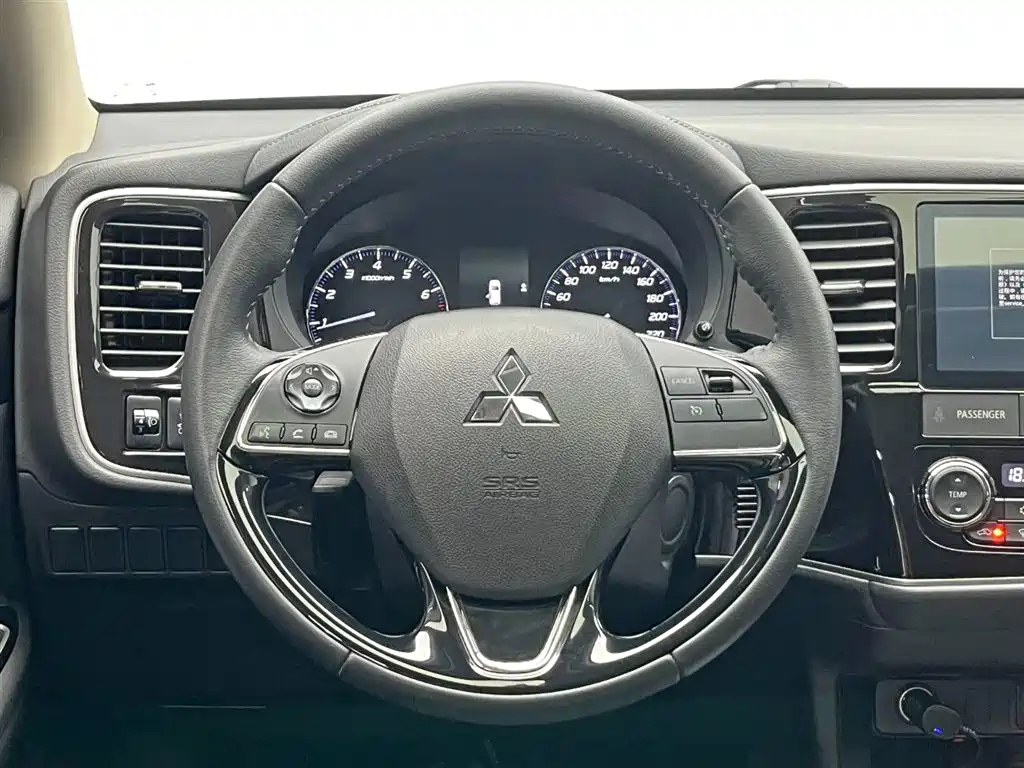 MITSUBISHI OUTLANDER 2020