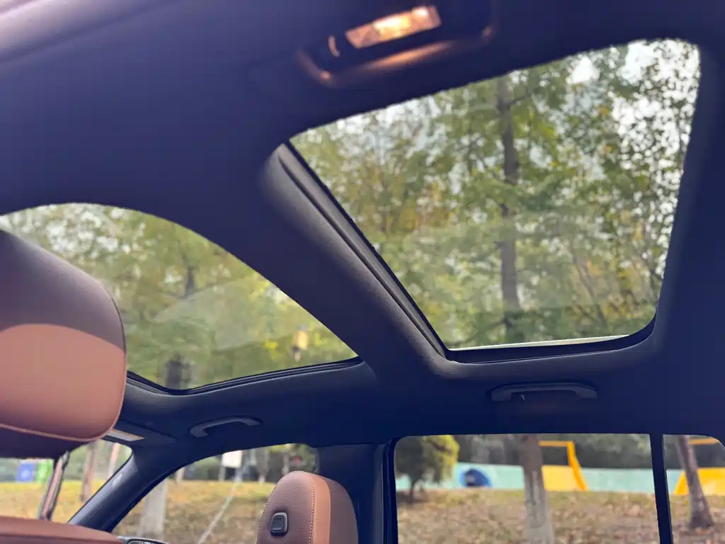 MERCEDES BENZ GLB 2023