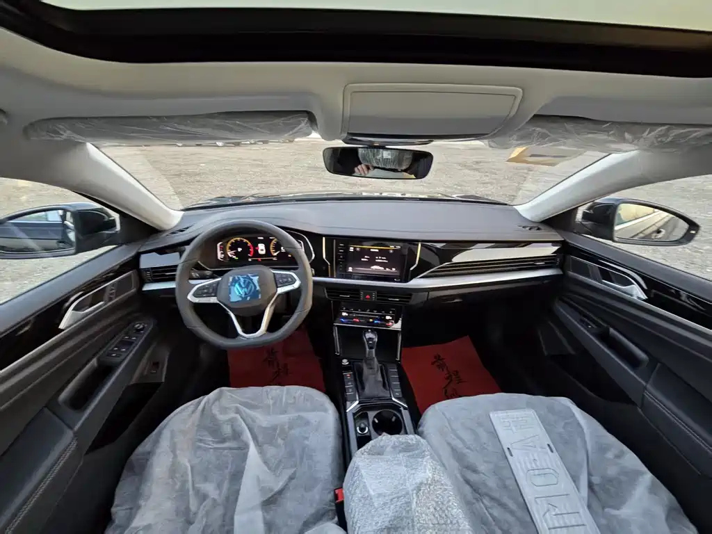 VOLKSWAGEN PASSAT 2025