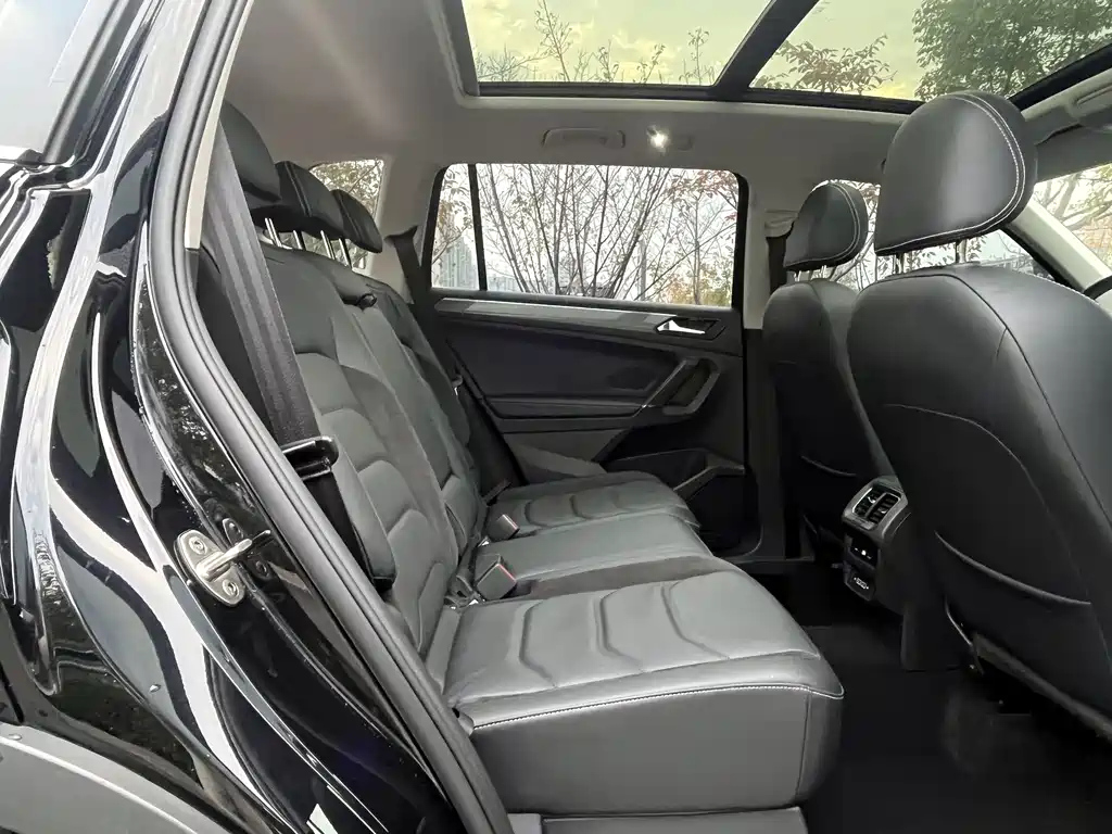 VOLKSWAGEN TIGUAN L 2021