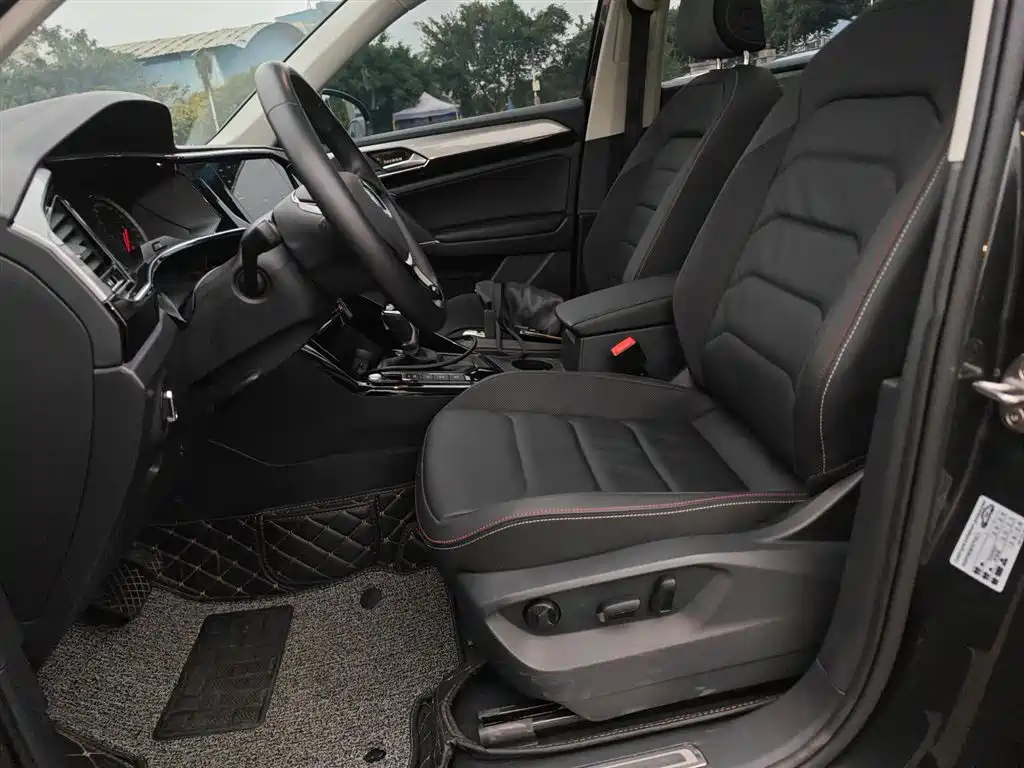 VOLKSWAGEN TAYRON 2022