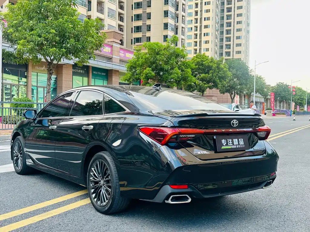 TOYOTA AVALON 2022