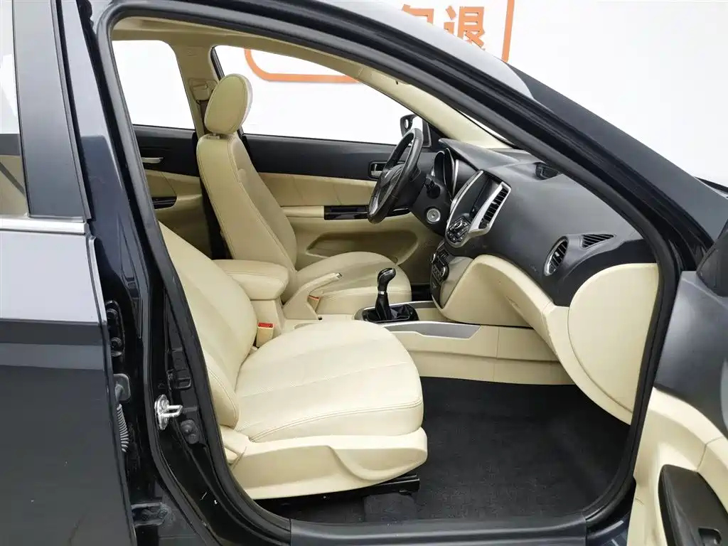 CHANGAN EADO 2015