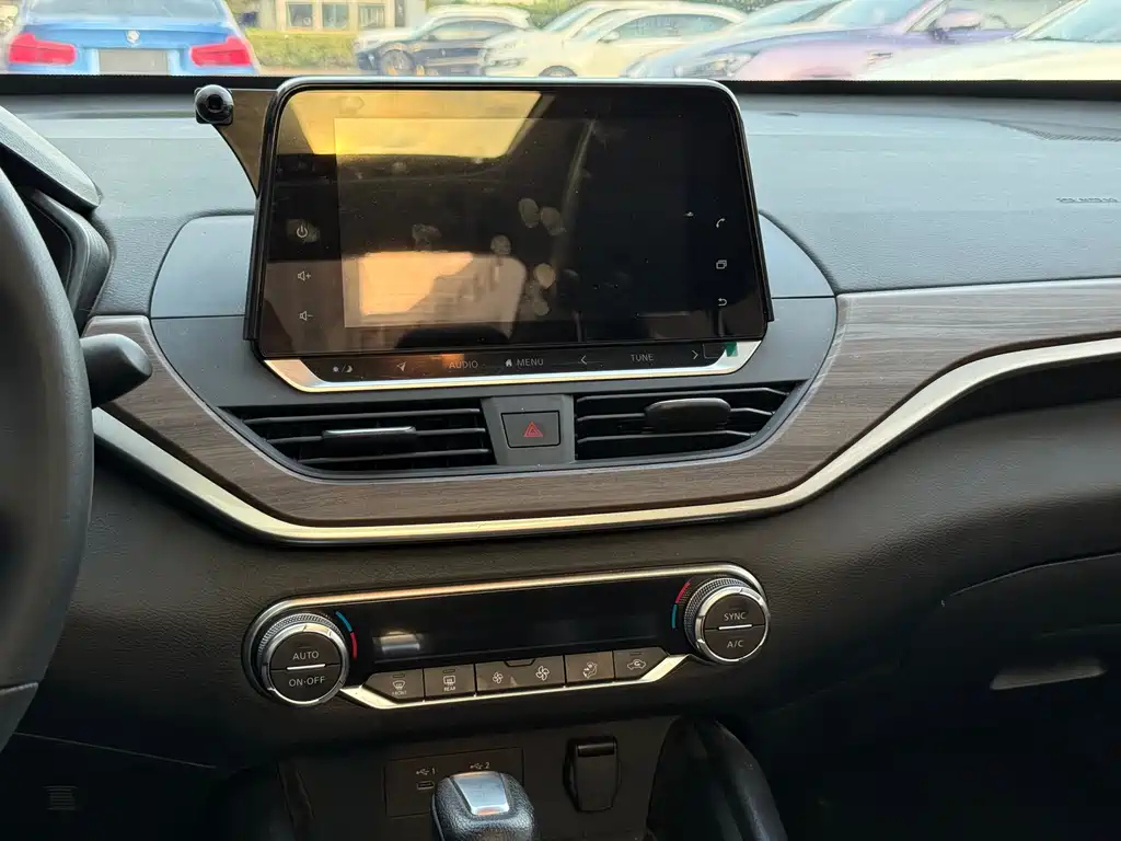 NISSAN TEANA 2022