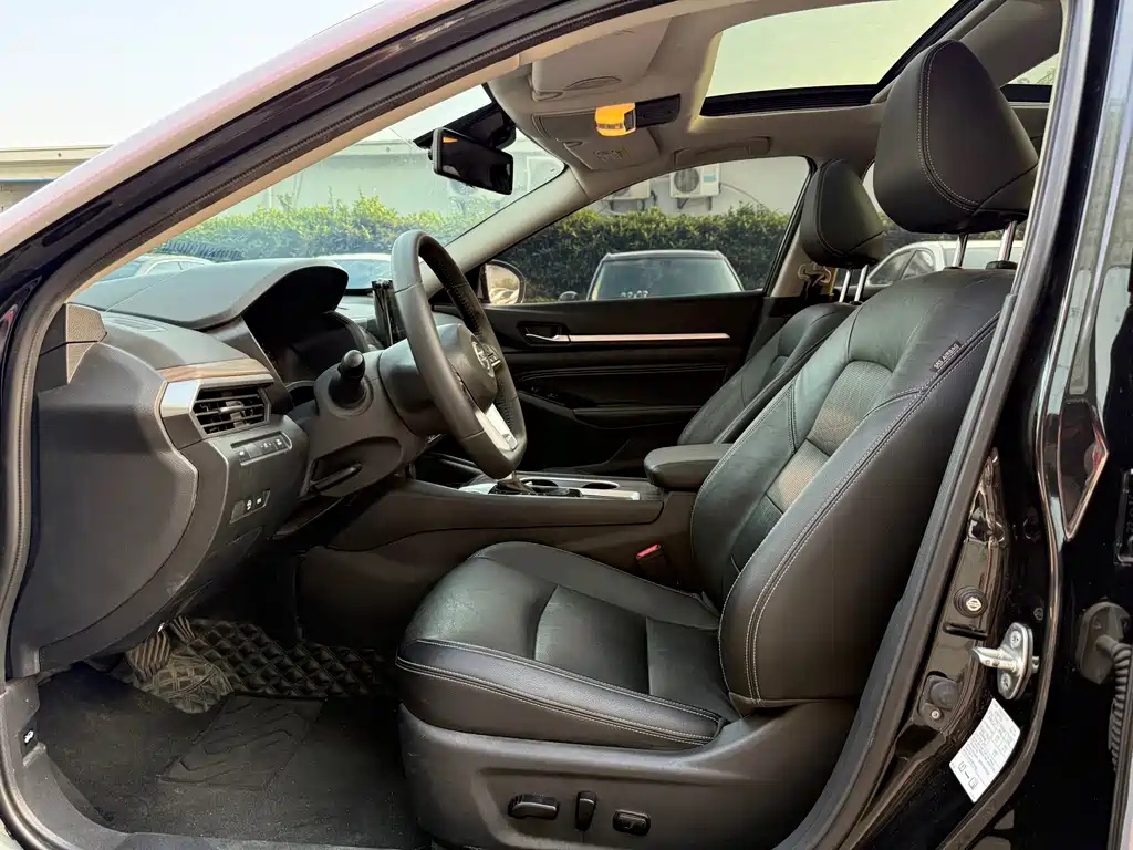 NISSAN TEANA 2022
