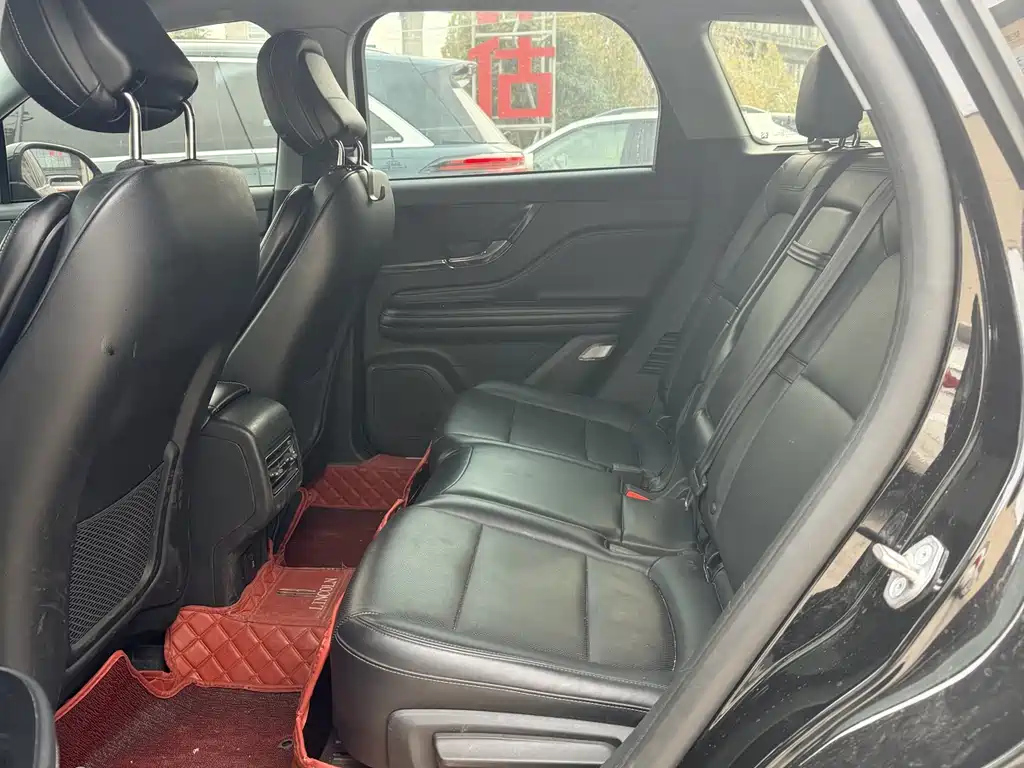 LINCOLN ADVENTURER 2022