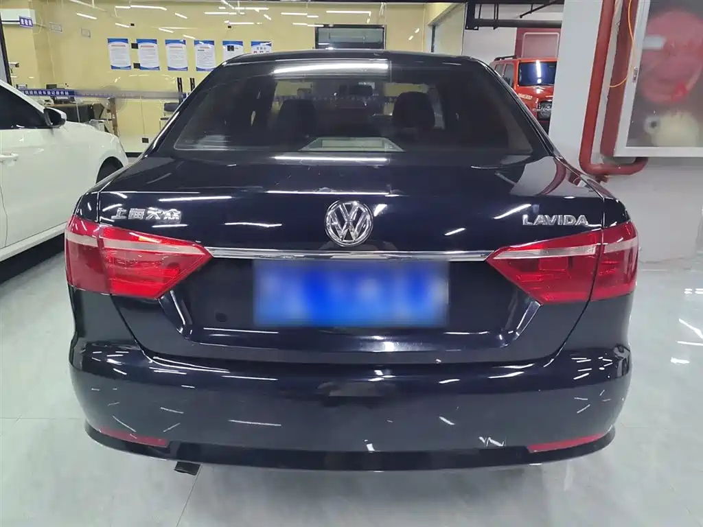 VOLKSWAGEN LAVIDA 2013