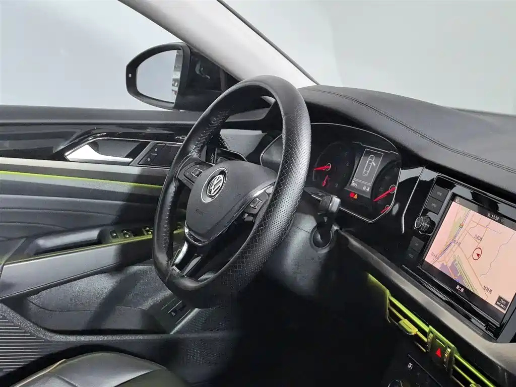 VOLKSWAGEN PASSAT 2019