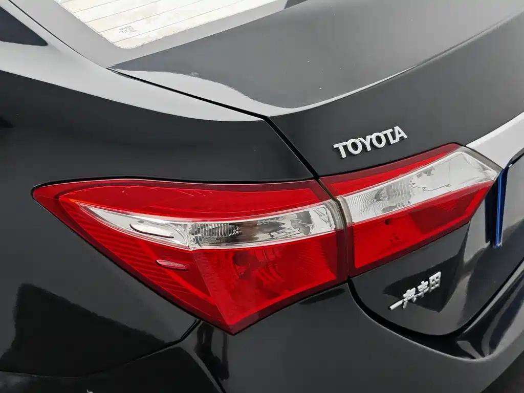 TOYOTA COROLLA 2014