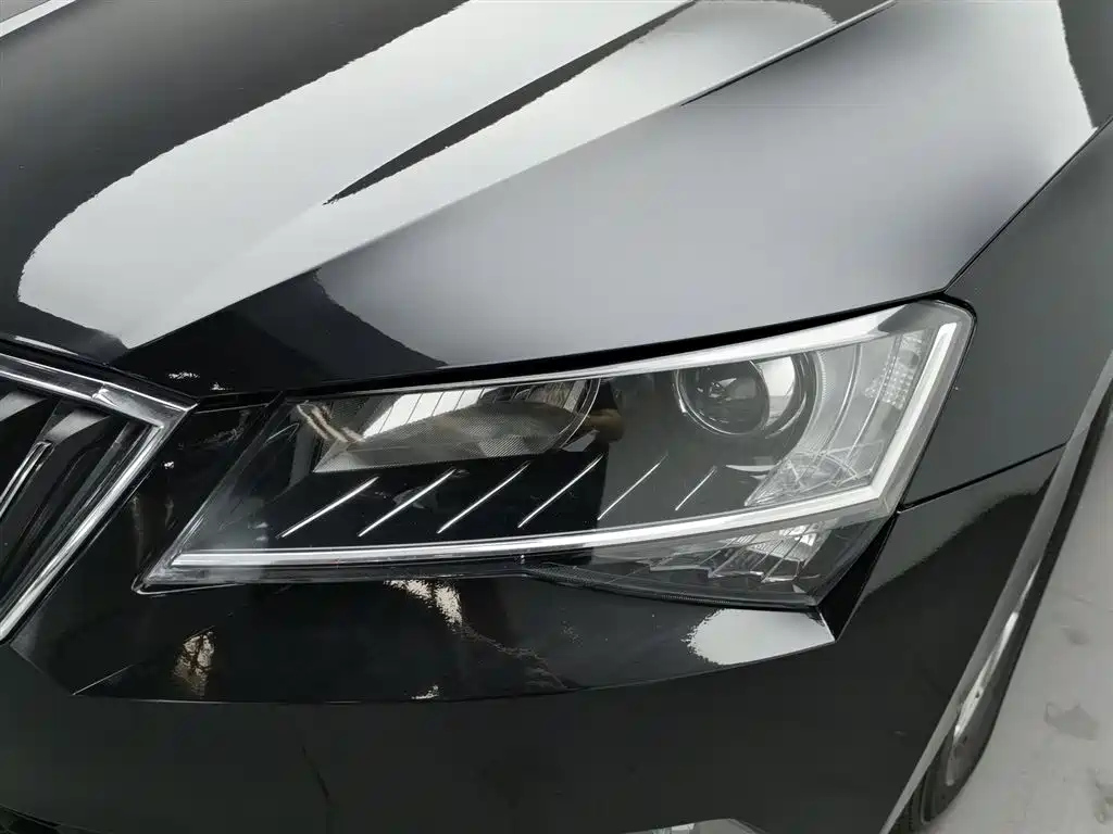 SKODA SUPERB 2018