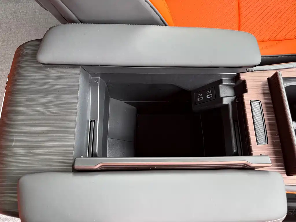 TOYOTA SIENNA SIENNA 2024