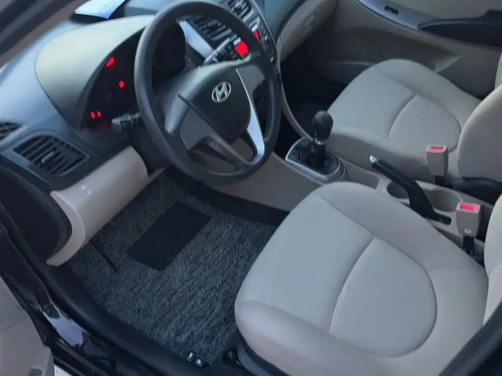 HYUNDAI RENA 2014