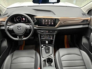 VOLKSWAGEN THARU  2022