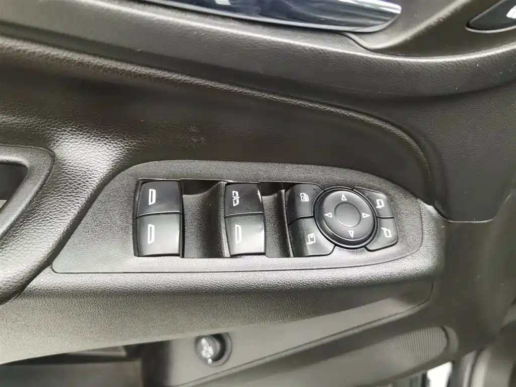 CHEVROLET EXPLORER 2020