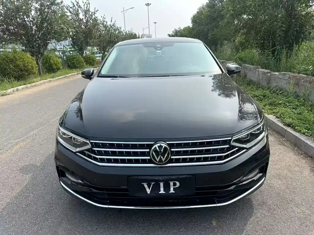 VOLKSWAGEN MAGOTAN 2023