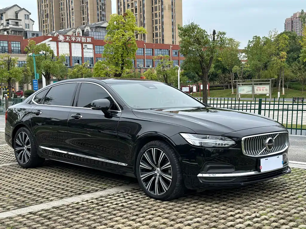 VOLVO S90 2022