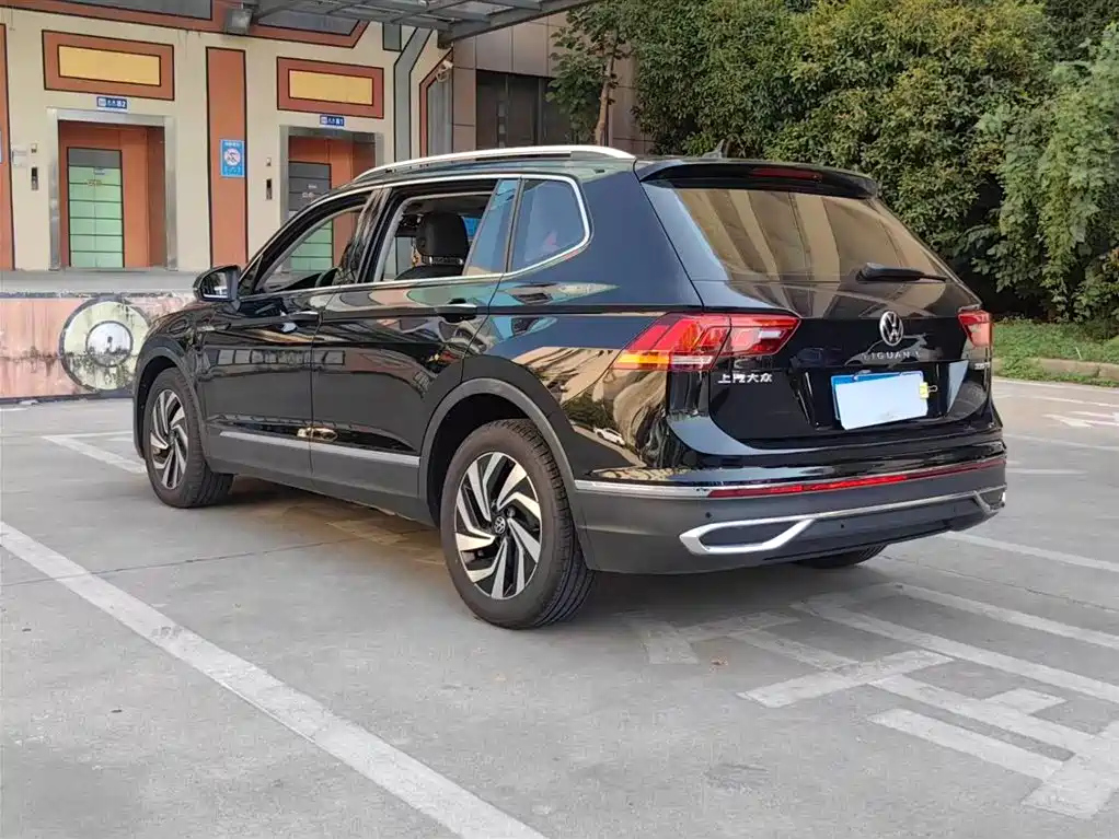 VOLKSWAGEN TIGUAN L 2022