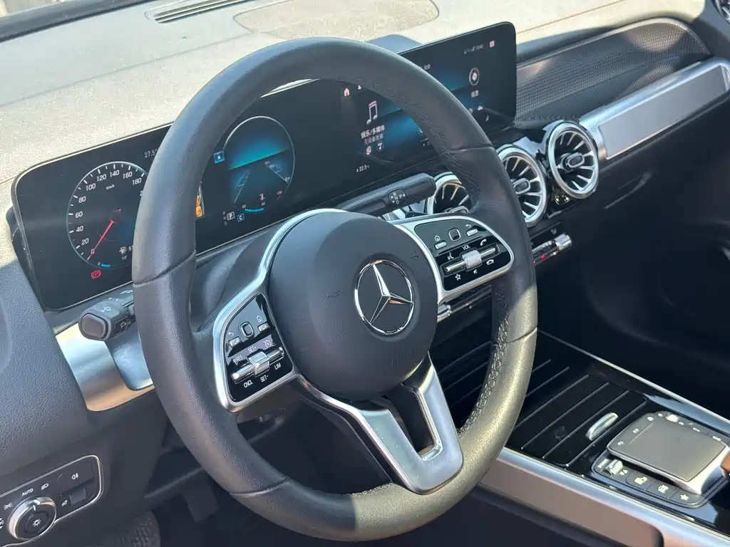 MERCEDES BENZ GLB 2021