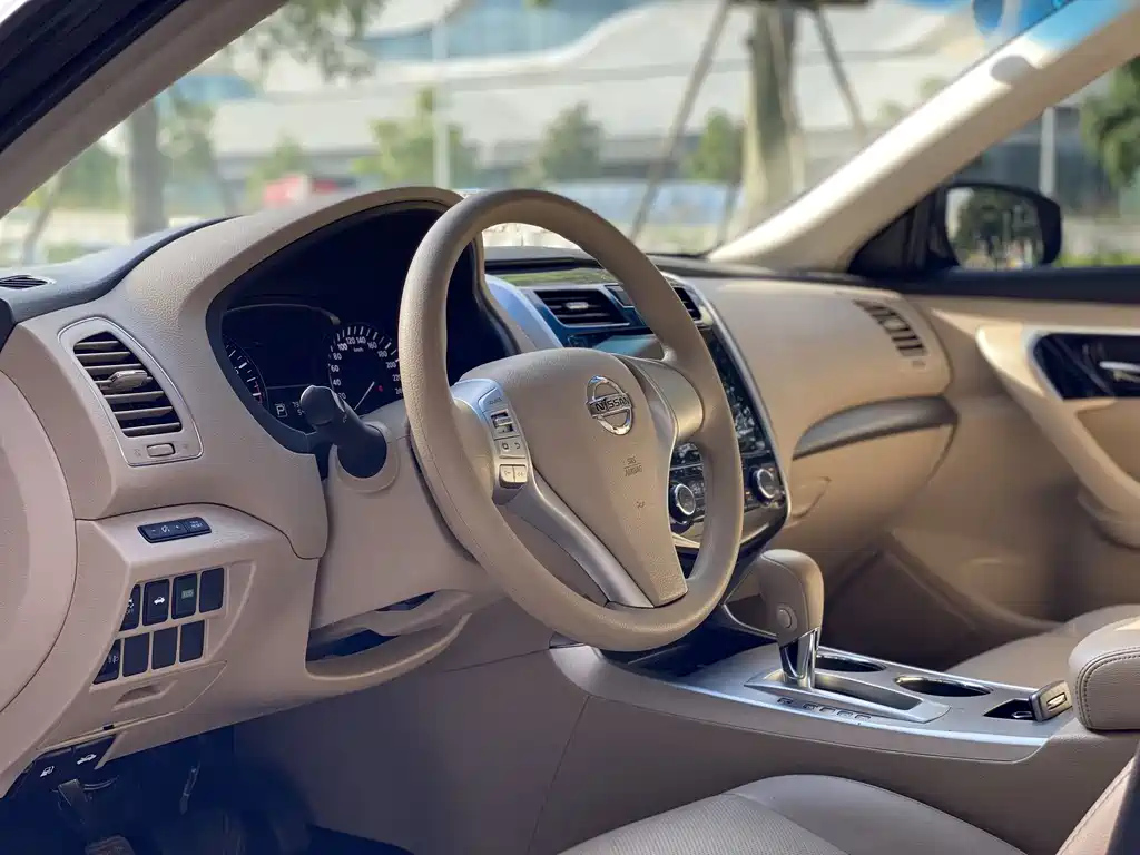 NISSAN TEANA 2019