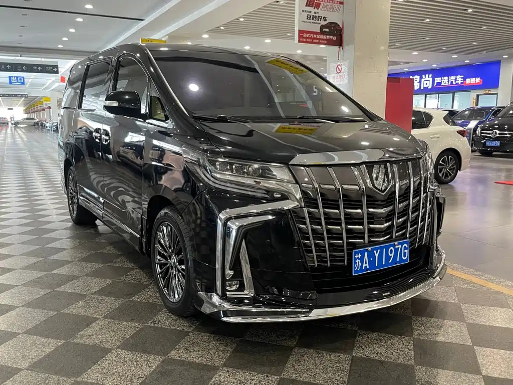 TOYOTA ALPHARD 2012
