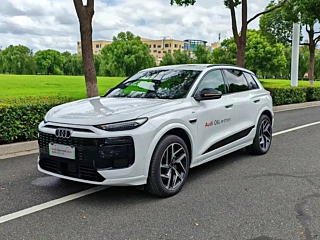 Заказать AUDI Q6L E-TRON