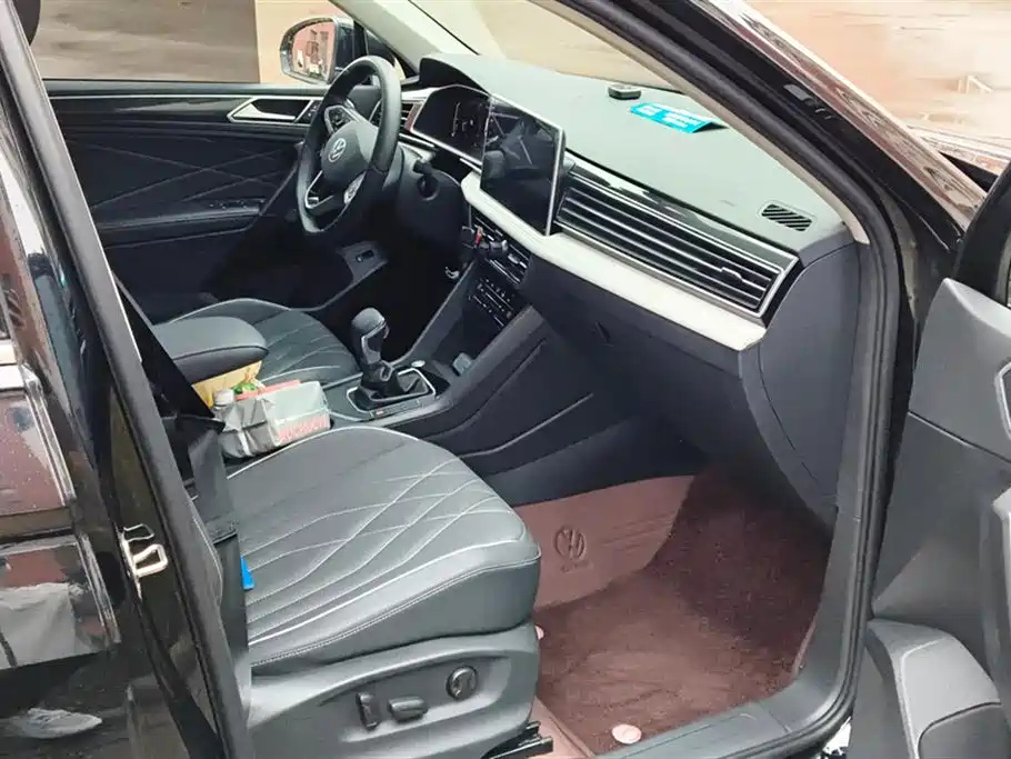 VOLKSWAGEN TIGUAN L 2024