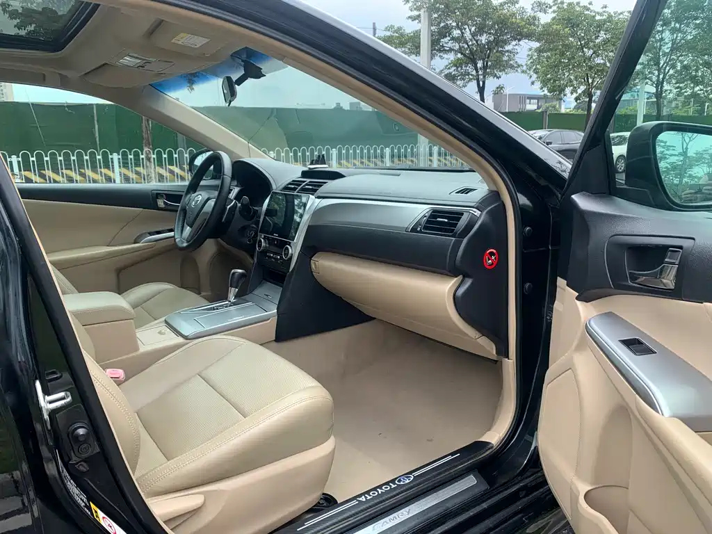 TOYOTA CAMRY 2012