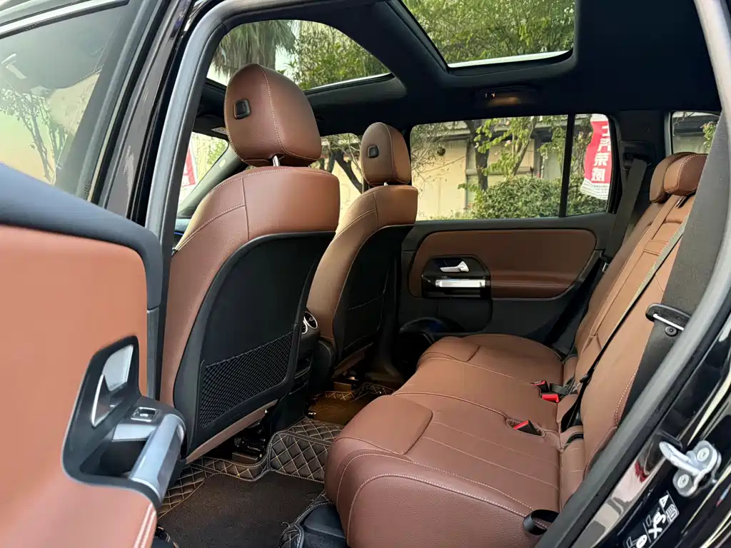 MERCEDES BENZ GLB 2025