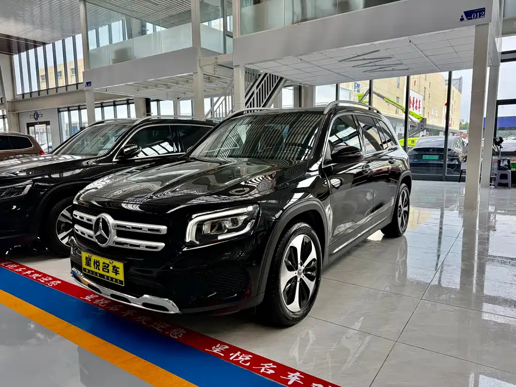 MERCEDES BENZ GLB 2021