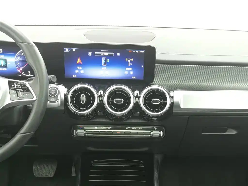 MERCEDES BENZ GLB 2024