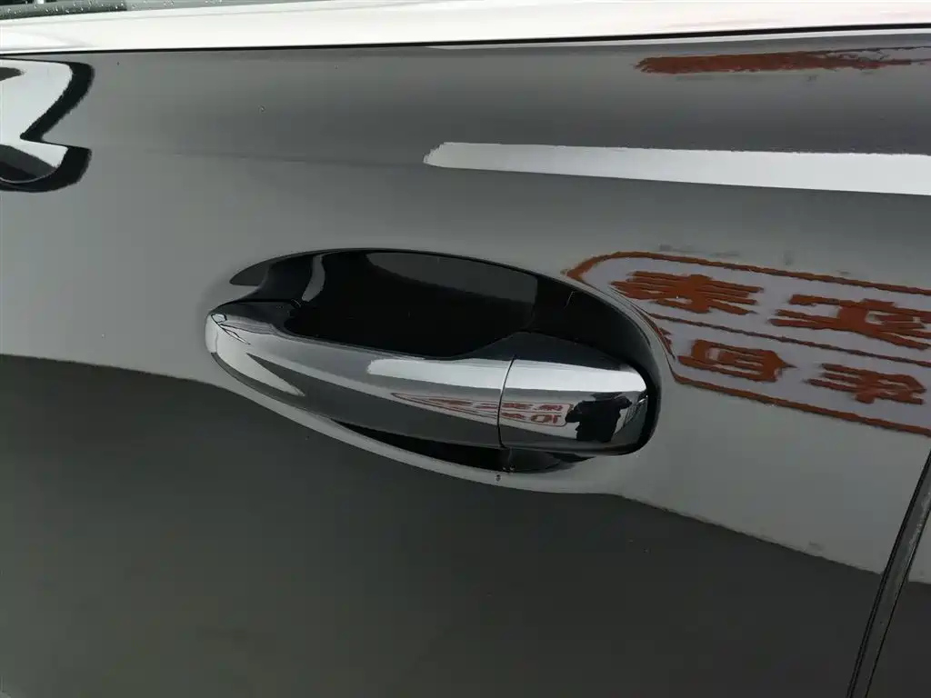 MERCEDES BENZ GLB 2024